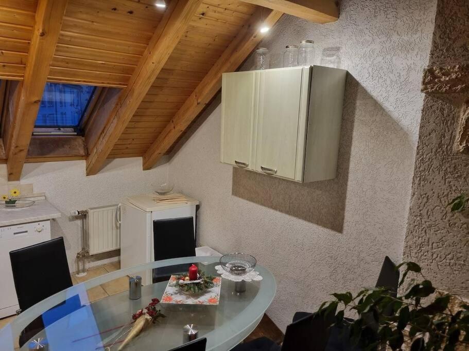 ארפורט Gemuetliche Dachgeschosswohnung מראה חיצוני תמונה
